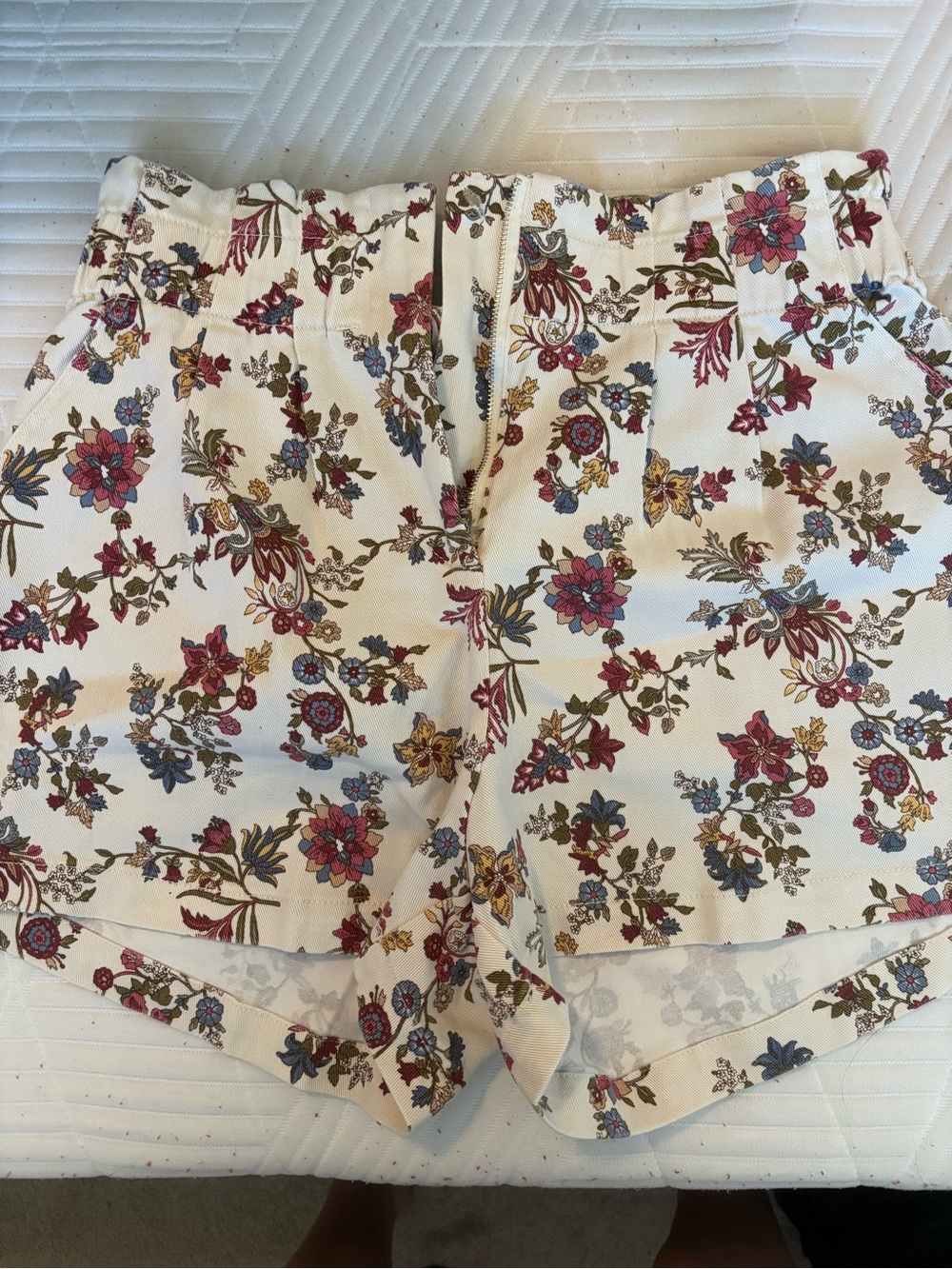 Skies Are Blue White Floral High-Waist Shorts
